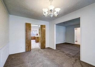 Building Photo - 25403 Lynbriar Ln