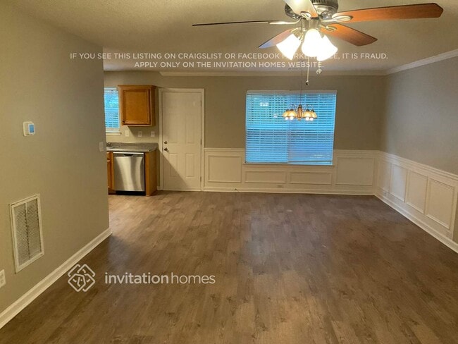 Foto del edificio - 104 Hidden Creek Dr