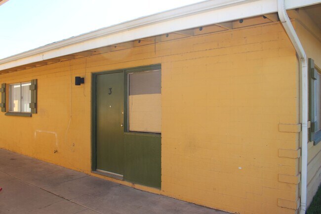 Building Photo - 68th Drive 7105