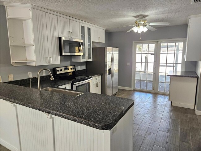 Building Photo - 272 Loyola Rd