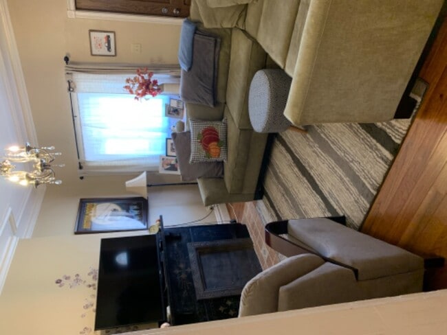 Photo - 160 Pearl St House