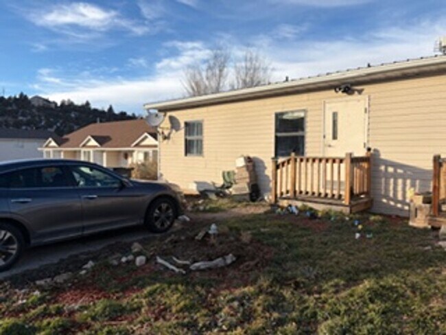 Foto del edificio - 2 Bed 1 Bath Duplex