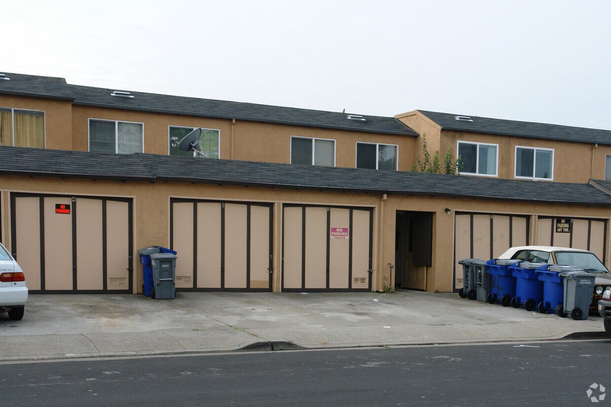 Building Photo - 983 Brusco Way