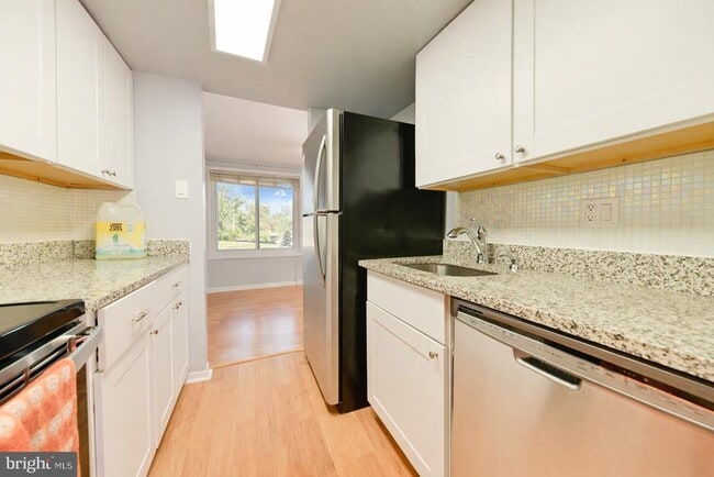 Building Photo - 6556 Frietchie Row