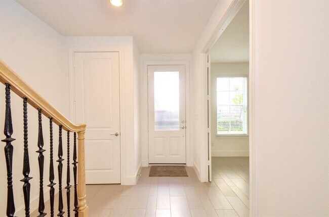 Building Photo - 2605 Cottage Grove Green Dr