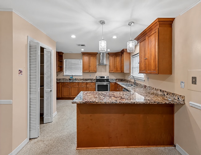 Building Photo - 4505 Laplace St