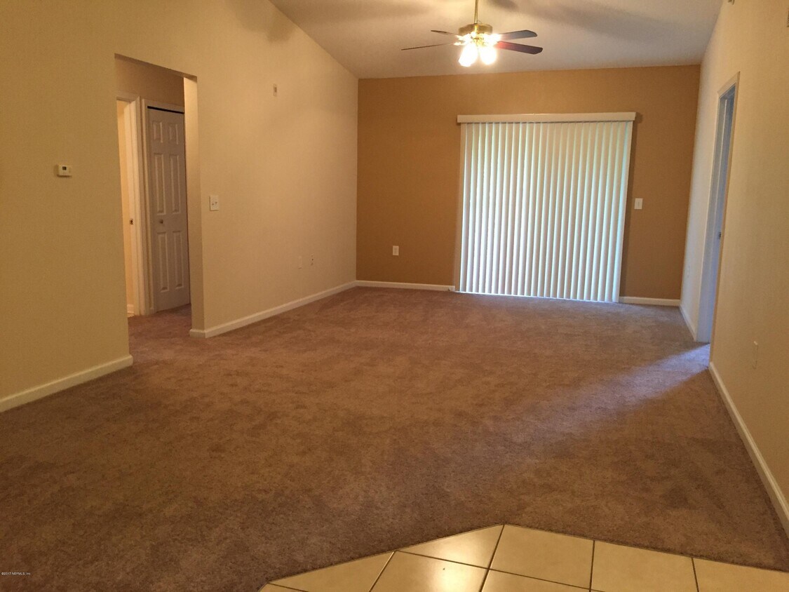 Foto principal - 7920 Merrill Rd