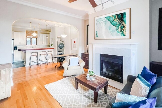 Building Photo - 1505 Av Argyle