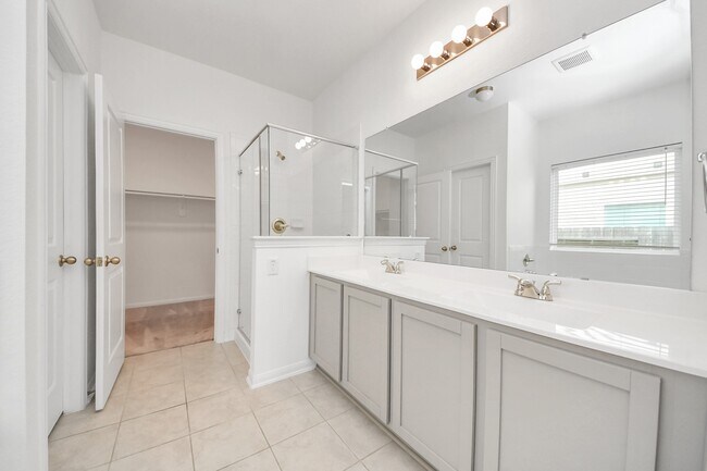 Building Photo - 4919 Fairwater Ct