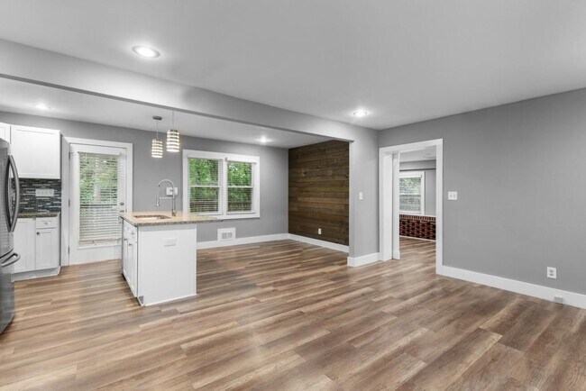 Foto del edificio - 1699 Flintwood Dr SE