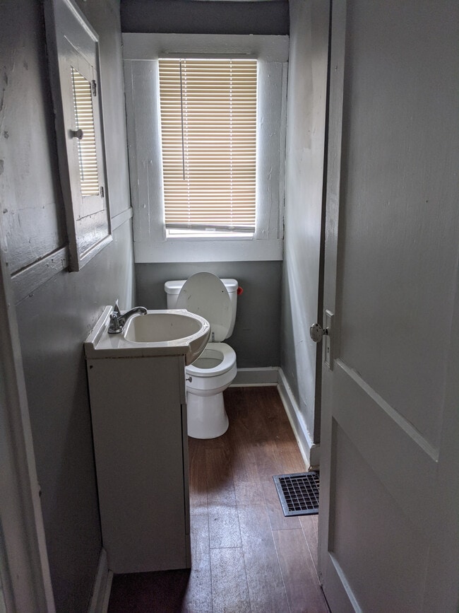 911 N Linwood Ave House Rental in Indianapolis, IN