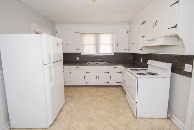 Foto del edificio - 3416 Truman St