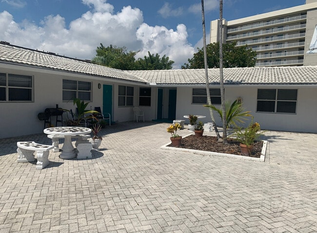 Building Photo - 2503 N Ocean Blvd