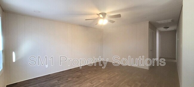 Building Photo - 304 4th St