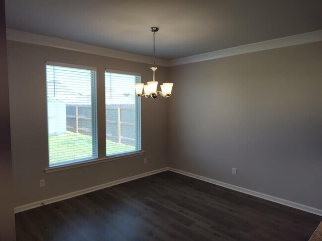 Foto del edificio - 108 Hardwood Dr