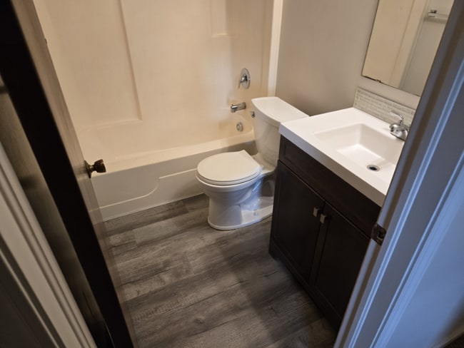 Foto del edificio - 1341 E Highland Ave