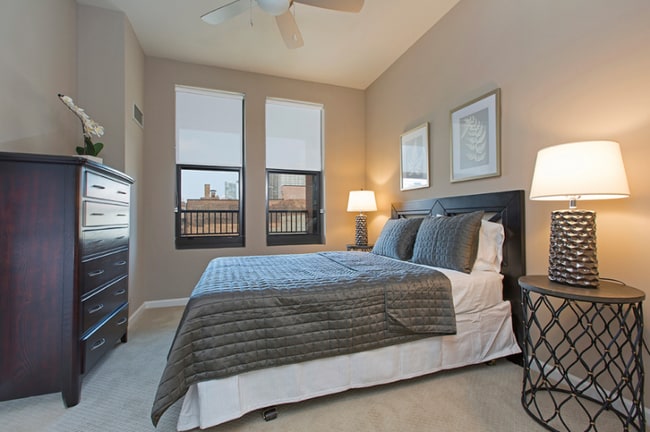 Building Photo - 2296 S Michigan Ave