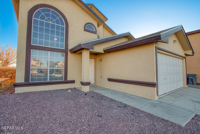 Building Photo - 14128 Tierra Leona Dr