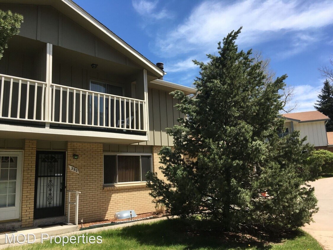 2 br, 2.5 bath House 390 Upham Street House Rental in Lakewood, CO