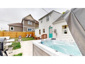 27 Division St N