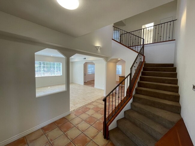 Foto del edificio - 4527 Hollister Ave