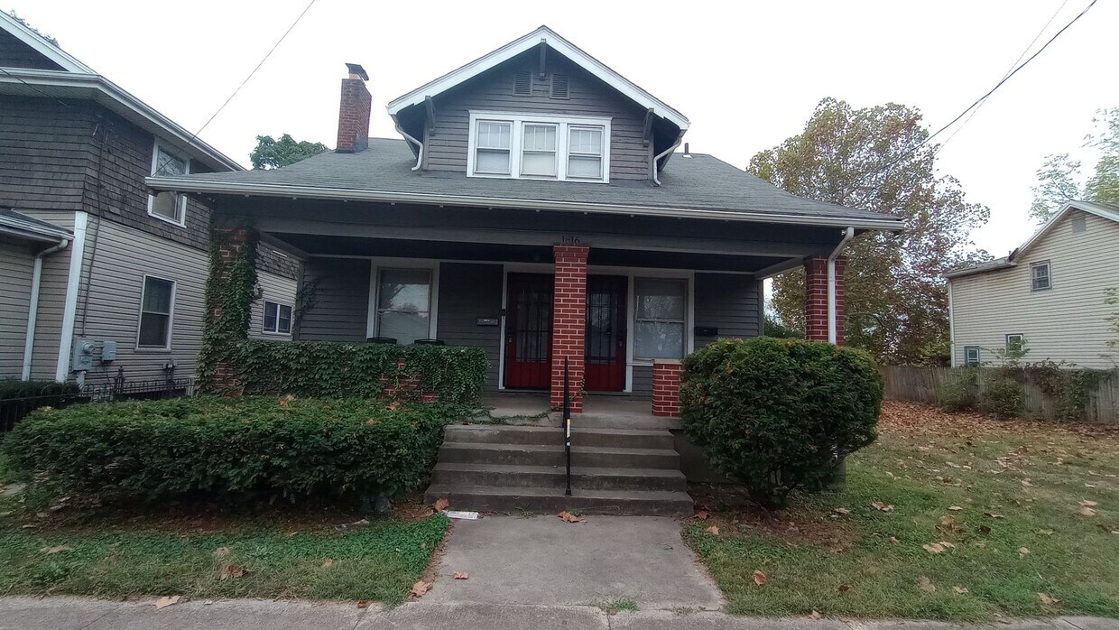 Photo - 1816 Woodlawn