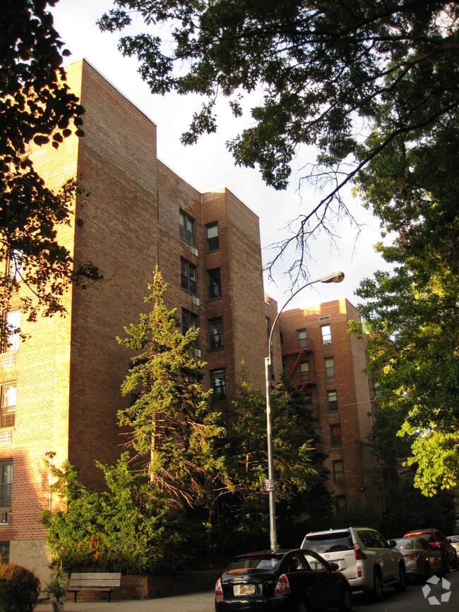 Building Photo - 15010 79th Ave