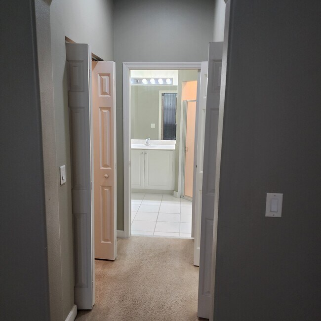 Foto del edificio - 6648 Liberty Pl