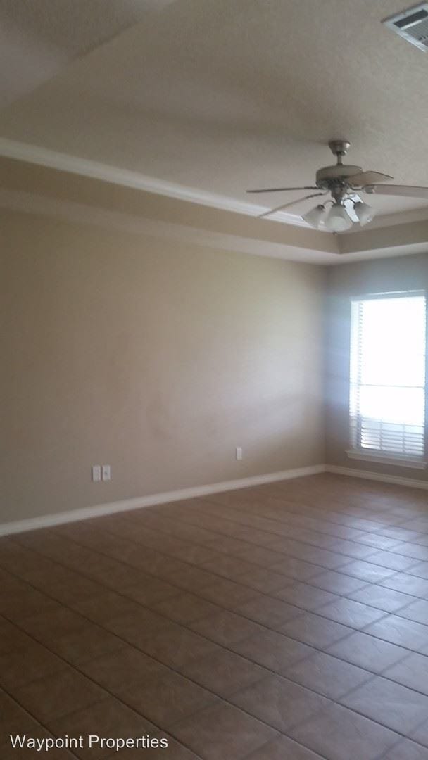 Building Photo - 4 br, 3 bath House - 1014 Gardenia