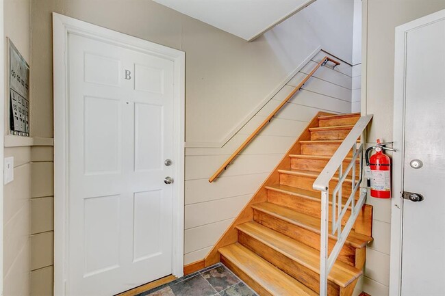 Building Photo - 3255 S University Dr