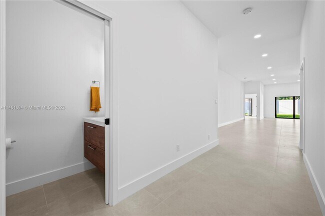 Foto del edificio - 1041 W Lakewood Rd