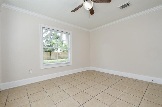 Building Photo - 44 Farrell St