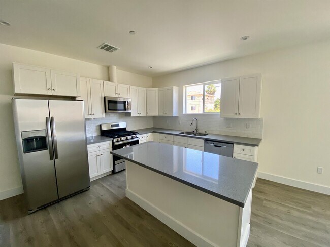 Building Photo - 4557 Pickford St