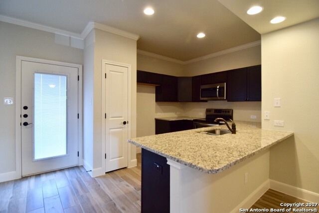 Foto del edificio - 6306 MELANZANE AVE