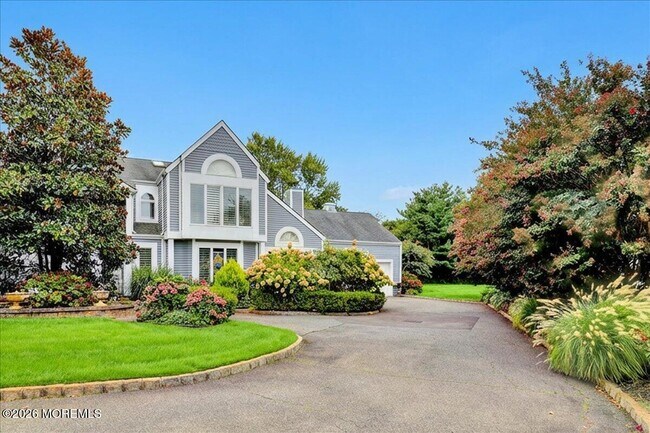 Foto del edificio - 328 E Main St