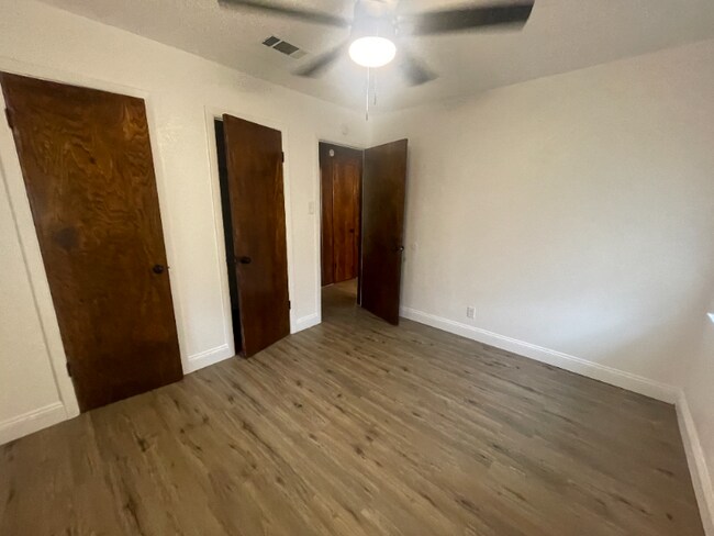 Foto del edificio - 1610 Dellis St