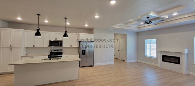 Building Photo - New Townhome in Escondido