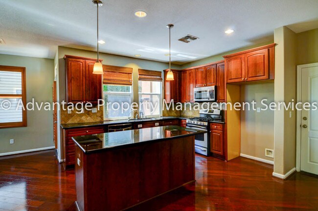Building Photo - 444 Constantine Ct