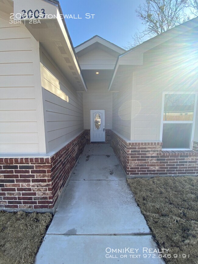 2003 Stonewall St, Greenville, TX 75401 House Rental in Greenville