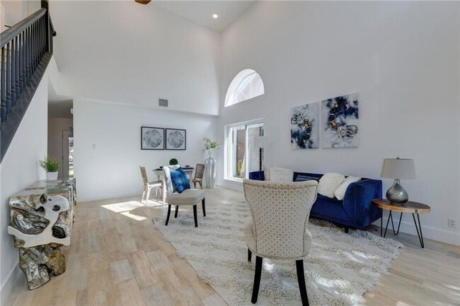 Foto del edificio - 4602 Everest Ln