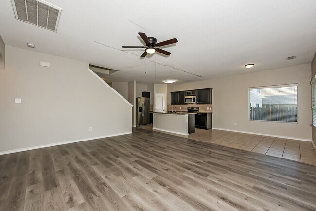 Foto del edificio - 316 Cameron Hill Pt