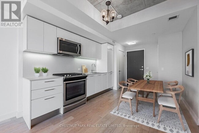 Building Photo - 665 Kingston Rd