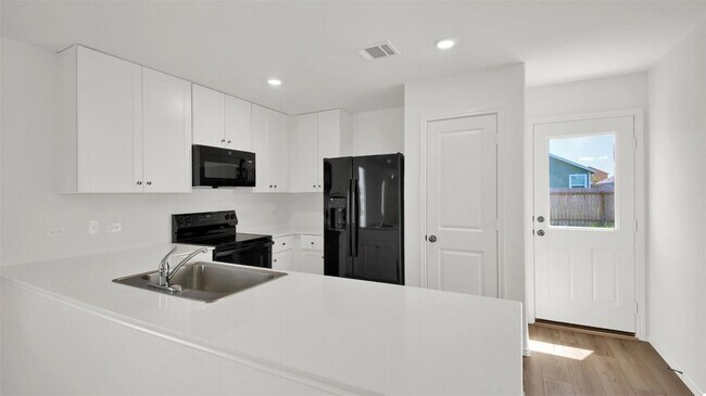 Foto del edificio - 136 Jack Browning Dr