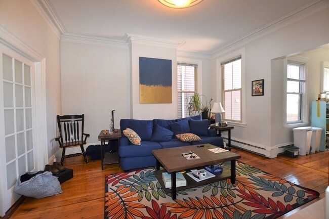 Building Photo - 135 Otis St