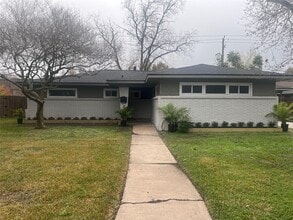 Building Photo - 4415 Merwin St