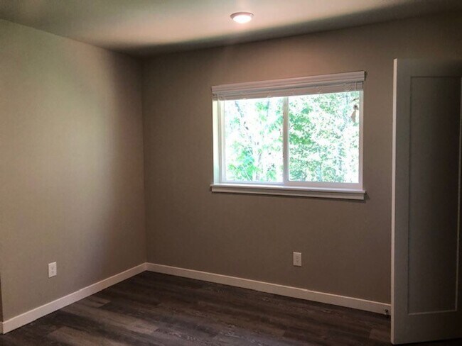 Building Photo - 1836 Eastgate Loop