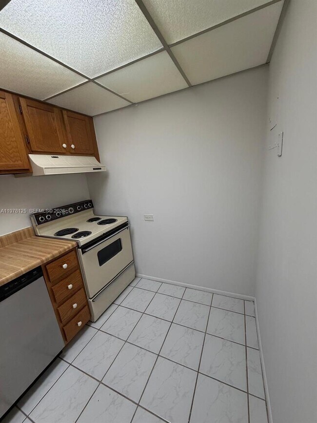 Foto del edificio - 3720 Inverrary Dr