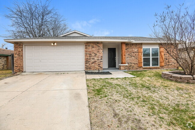 Building Photo - 4301 Campion Ln