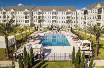 Building Photo - 1521 Camellia Blvd