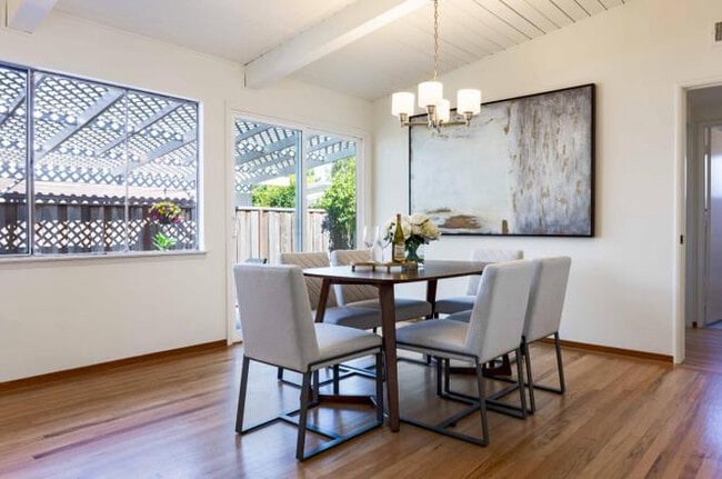 Building Photo - 2516 Dell Ave